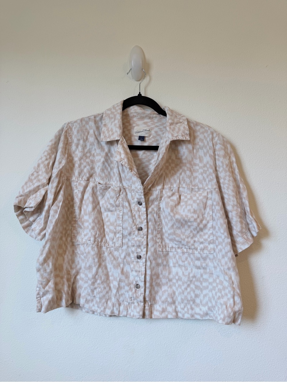 Universal Thread Beige Short-Sleeve Button-Front Shirt